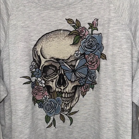 Torrid Sweatshirt Womens Sz 2 Gray Skull Floral Crewneck Jumper Soft Knit Grunge - Picture 3 of 8